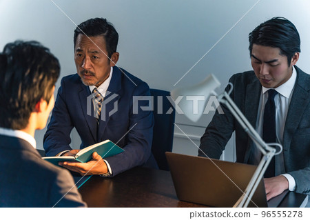 審問偵探和嫌疑人 審問偵探和嫌疑人 96555278