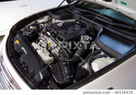 垂直大排氣量自然吸氣V6汽油引擎後輪驅動汽車引擎艙 96556479