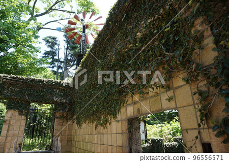 橫濱港未來元町 Minato-no-Mieru Oka Park 法蘭西山 舊法國領事館官邸遺跡 橫濱港未來元町 Minato-no-Mieru Oka Park 法蘭西山 舊法國領事館官邸遺跡 96556571