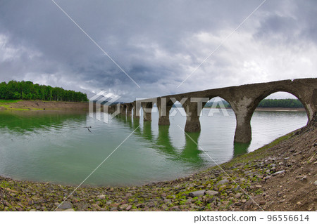 Taushubetsu River Bridge on Lake Nukabira Taushubetsu River Bridge on Lake Nukabira 96556614