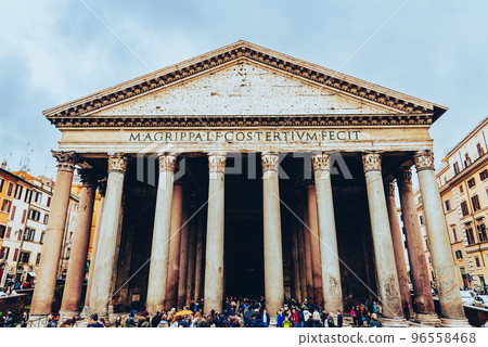 Rome Pantheon *partially soft focus Rome Pantheon *partially soft focus 96558468