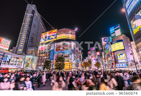 Tokyo cityscape in Japan BQ.1.1 ... Mask blind faith ... Lack of ventilation, another infection explosion is inevitable ... = November 19, Shibuya 96560874