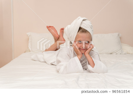 Smiling elbows Creek smile coffee thinks copyspace bathrobe white hygiene, from people lifestyle for hotel for happy style, little child. Hair kid funny, comfort 96561854