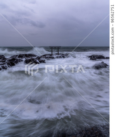 Oarai Isosaki Shrine, Hitachinaka City, Ibaraki Prefecture, morning at Kamiiso no Torii in rough waves Oarai Isosaki Shrine, Hitachinaka City, Ibaraki Prefecture, morning at Kamiiso no Torii in rough waves 96562751