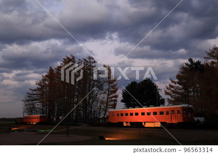 北海道帶廣舊 JNR 廣尾線甲福站和保存車輛 96563314