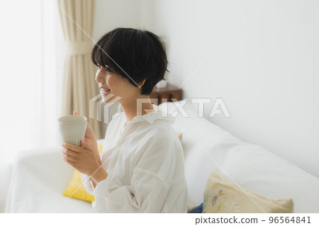 活著的女士 96564841