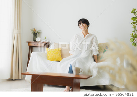 Living ladies 96564851