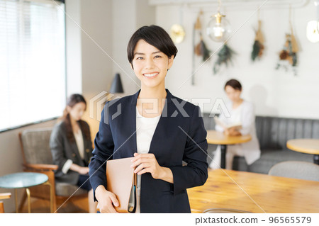 職業婦女 96565579