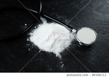 有毒的白色粉末 有毒的白色粉末 96566111