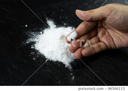 有毒的白色粉末 有毒的白色粉末 96566115