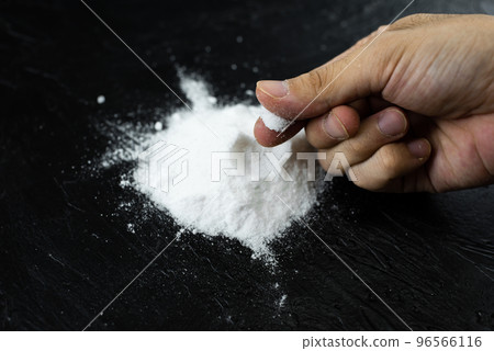 有毒的白色粉末 有毒的白色粉末 96566116