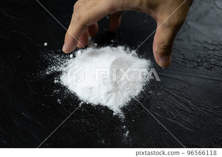 有毒的白色粉末 有毒的白色粉末 96566118