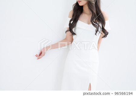 緊身連衣裙性感女人胸 緊身連衣裙性感女人胸 96566194