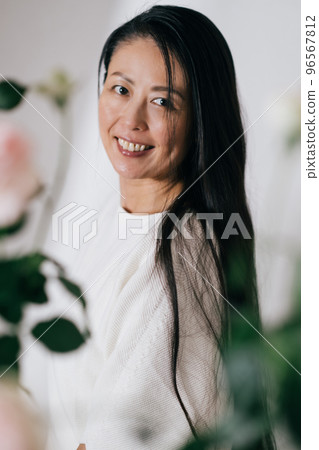 中年婦女/美女形象 96567812