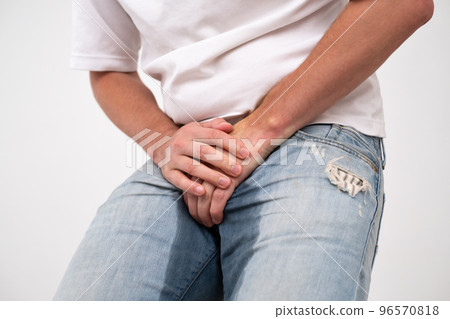 Man with prostate complication have problem with urinary incontinence.  96570818