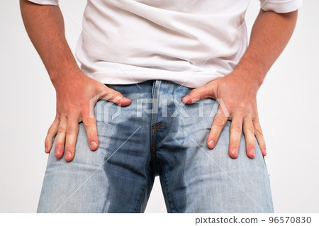 Man with prostate complication have problem with urinary incontinence.  96570830