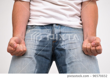 Man with prostate complication have problem with urinary incontinence.  96570832