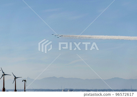 Blue Impulse flying over Okazaki City, Aichi Prefecture 96572617