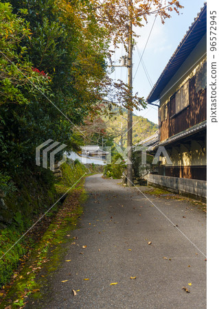 舊高野公路的街景（大阪府河內長野市奄美） 96572945