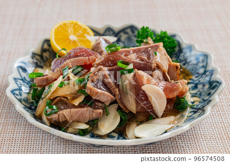 Homemade Japanese-style Bonito Carpaccio 96574508