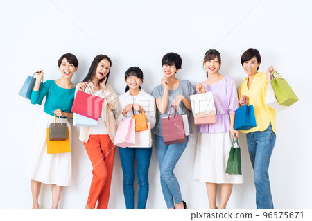 女性多代年輕中老年生活方式 96575671