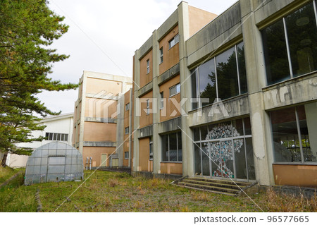 Hakodate Municipal Nisshin Junior High School (closed) Hakodate Municipal Nisshin Junior High School (closed) 96577665