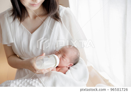母乳喂養奶瓶嬰兒新生兒 96581726
