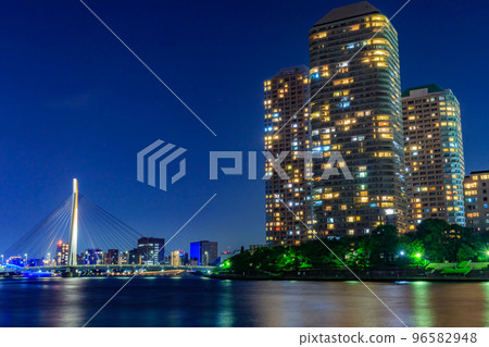 [Urban scenery of Tokyo] City night view around Tsukuda River City 96582948