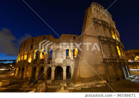 rome, italy, colosseum old ancient building gladiator battle at night. 96586671