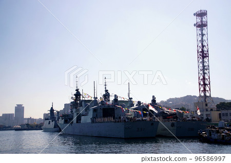 Canadian Navy Cruisers Vancouver & Winnipeg Canadian Navy Yokosuka Yoshikura Kanagawa 96586997