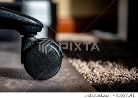 Transition between carpet and hard protective mat for a home office rolling desk chair 96587141