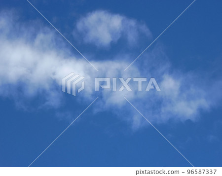 Blue Sky White Cloud 96587337