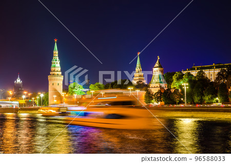 Kremlin Embankment 96588033