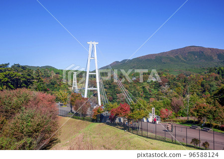 紅葉與九重“夢”吊橋 紅葉與九重“夢”吊橋 96588124