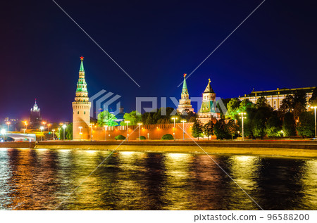 Kremlin Embankment 96588200