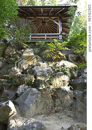 A pavilion built on an artificial hill at Shokoso 96592805