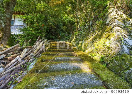 Nagareya Hachiman Shrine Precincts (Amami, Kawachinagano City, Osaka Prefecture) 96593419
