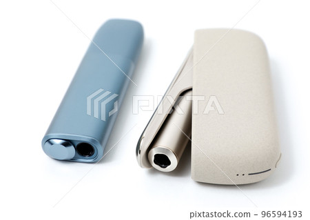 IQOS, cigarettes, heat-not-burn, smoking, cigarettes, electronic cigarettes, heat-not-burn electronic cigarettes, passive smoking, health hazards, luxury items 96594193