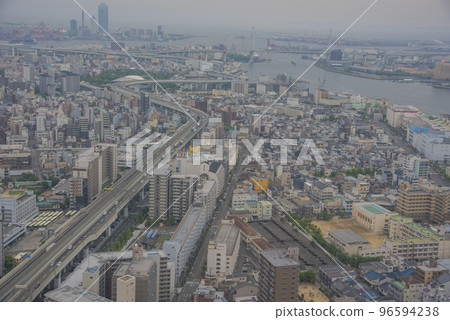 在大阪灣地區的陽光 在大阪灣地區的陽光 96594238