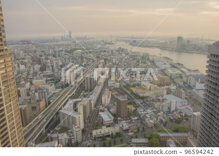 在大阪灣地區的陽光 在大阪灣地區的陽光 96594242