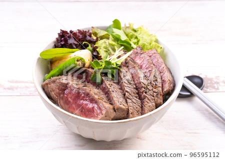 Rice bowl with steak Rice bowl with steak 96595112