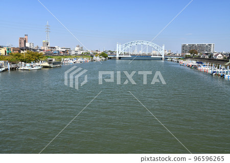 Mizue Ohashi Bridge/Upstream from Shinnaka River/Looking toward Meiwa Bridge (Edogawa Ward, Tokyo) [October 2022] 96596265