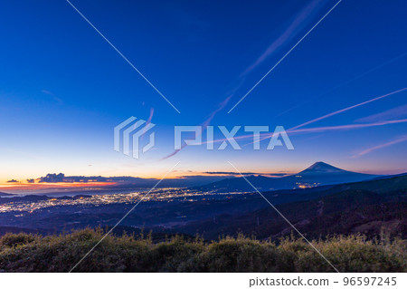 (靜岡縣)從Tokuni天文台看到的富士山 (靜岡縣)從Tokuni天文台看到的富士山 96597245