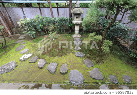 The courtyard of the tea room in the Shinzashiki of the former Hirose residence. 96597832