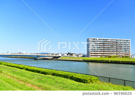 Ryofu Bridge / View of the Shinnaka River area from downstream (Edogawa Ward, Tokyo) [October 2022] 96598020