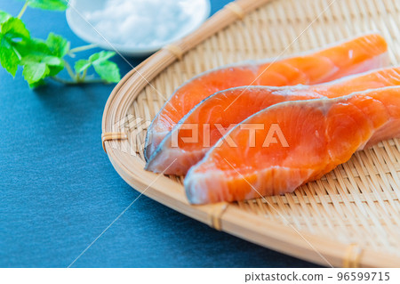 Fresh salmon fillet seafood image black background material Fresh salmon fillet seafood image black background material 96599715