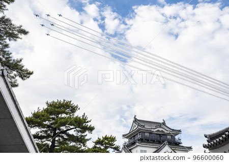 Blue Impulse flying over Okazaki Castle 96600060