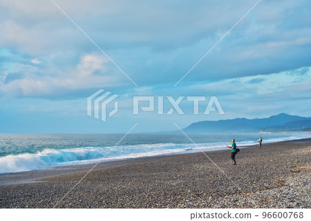 People fishing at Shichiri Mihama in the early morning 96600768