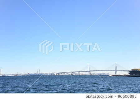 A view of the Bay Bridge from Yokohama Shinko 96600893