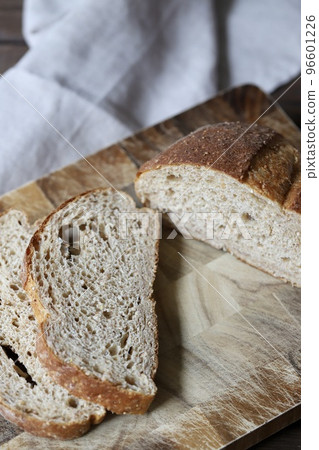 Sliced natural yeast rye bread Japanese bread Sliced natural yeast rye bread Japanese bread 96601226